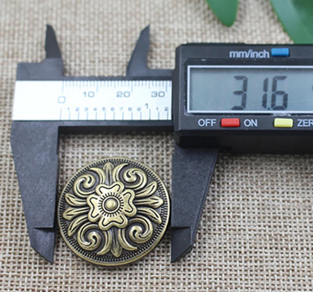 AE Concho - Antik Messing - 32mm