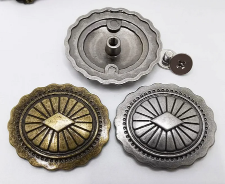 AE Concho - Antik Messing - 27/30mm