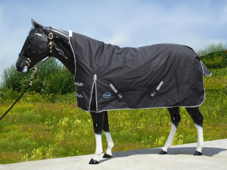 TOUGH HORSE - Regen Winterdecke - HALF NECK - 1200D - 300g filling - SCHWARZ - Größen 74´´(125cm) bis 80´´ (155cm)