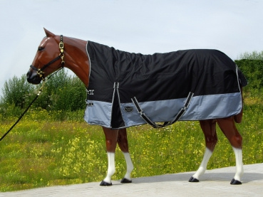 TOP SCORE Regen Winterdecke - HALF NECK - 600D - 300gr. filling - SCHWARZ - 76" und 78"